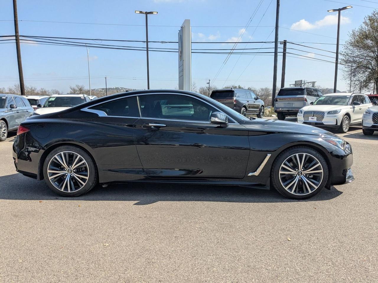 2022 INFINITI Q60 PURE