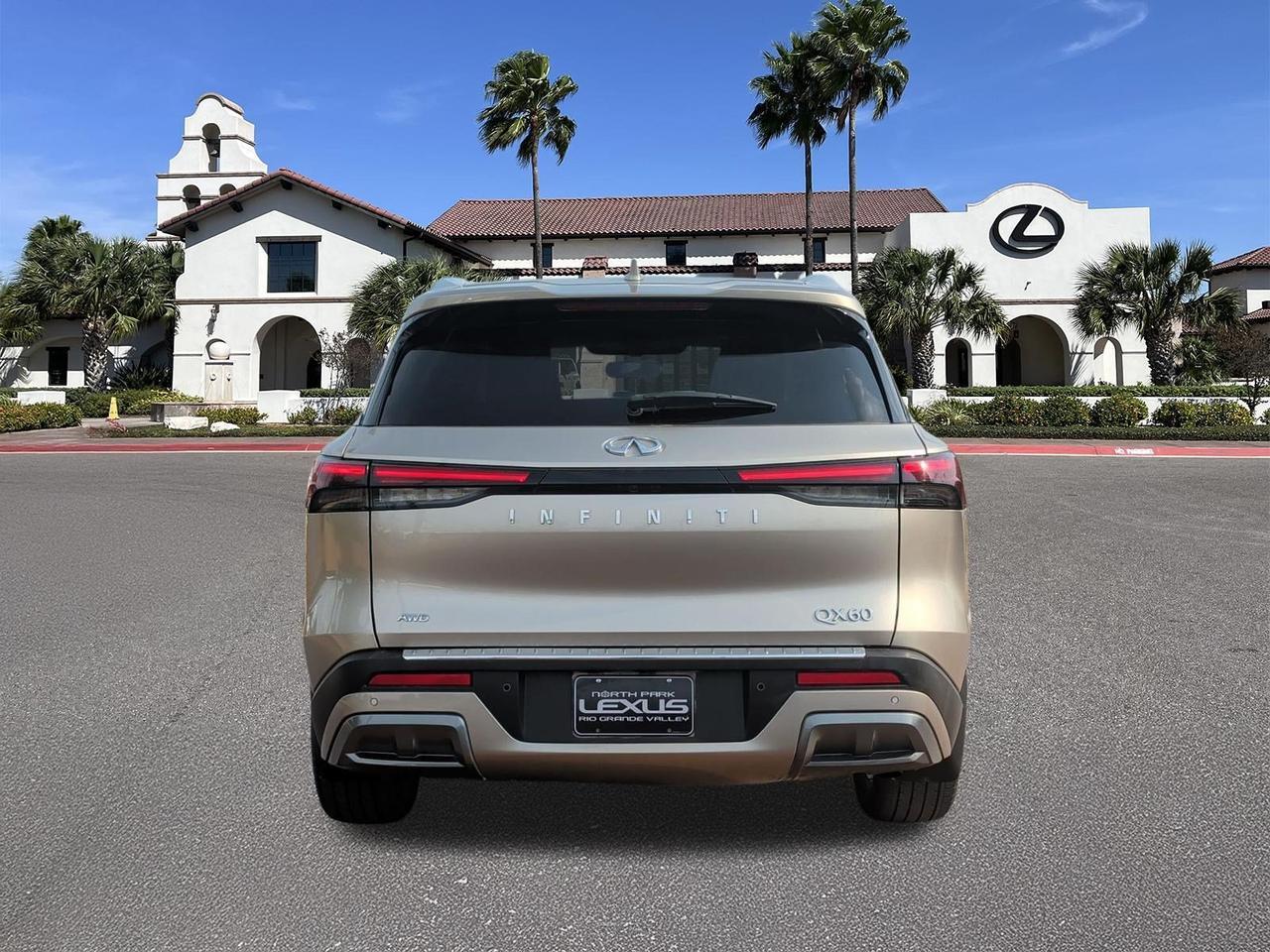 2022 INFINITI QX60 LUXE