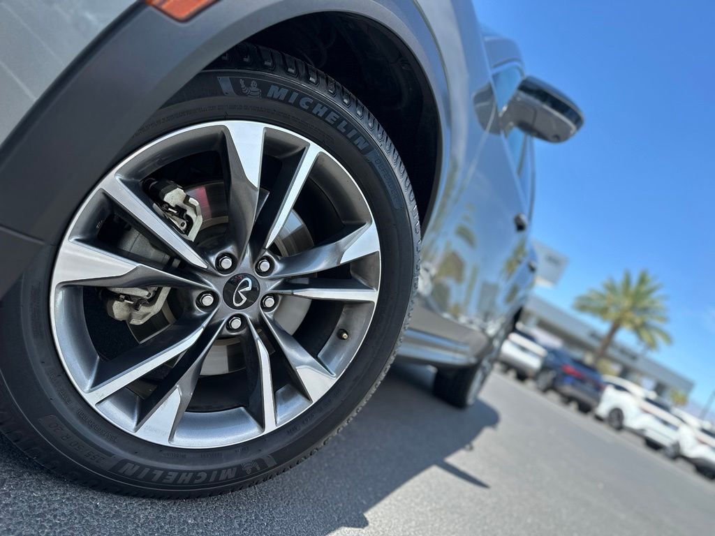 2022 INFINITI QX60 LUXE