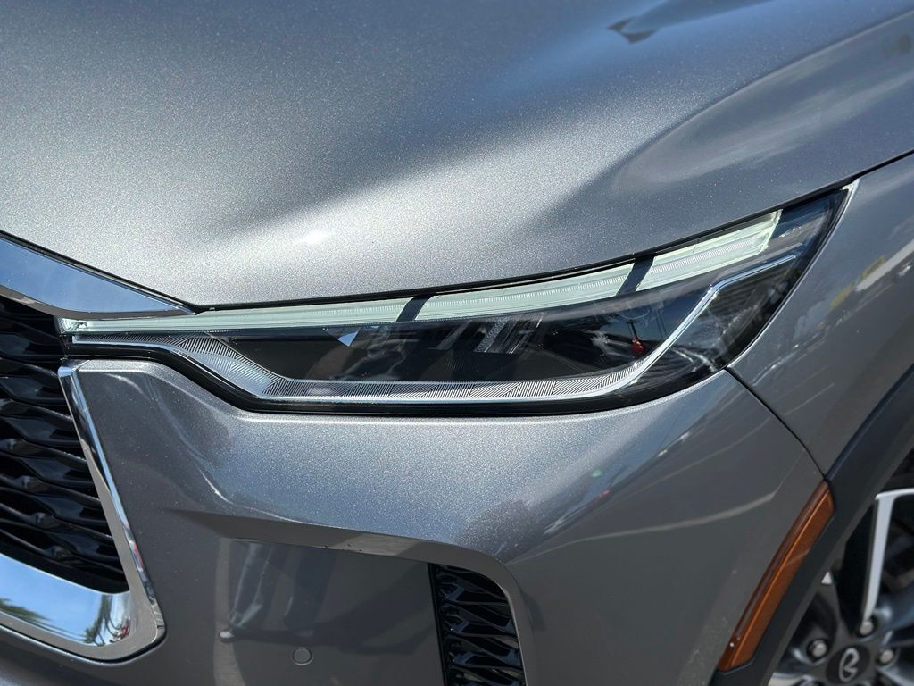 2022 INFINITI QX60 LUXE