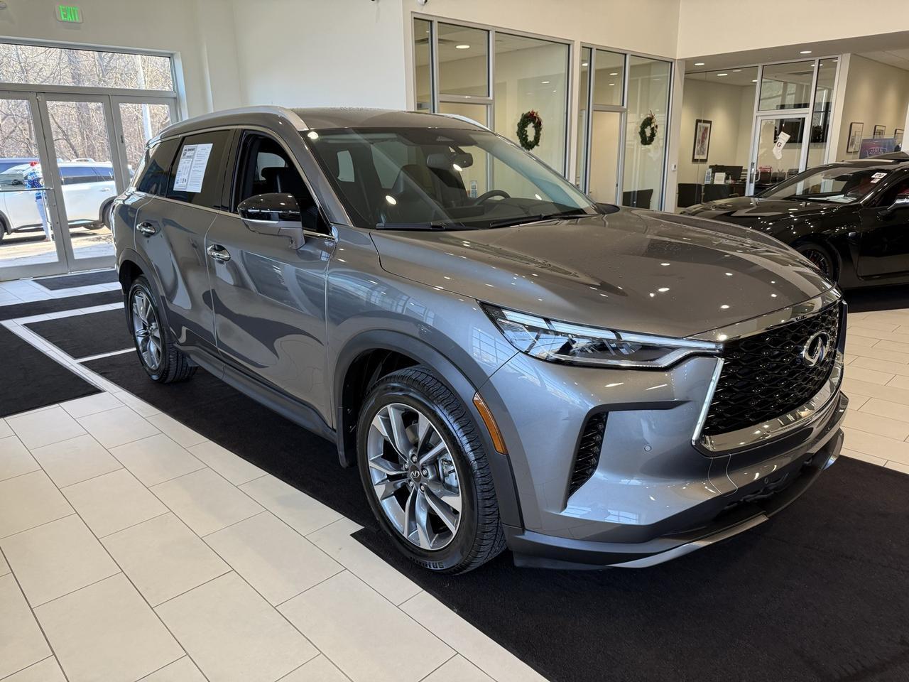 2022 INFINITI QX60 LUXE