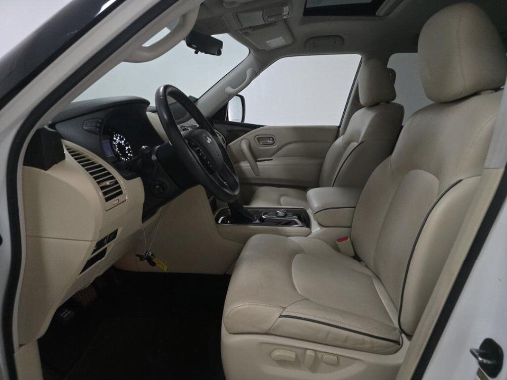 2022 Infiniti QX80 Luxe photo 3