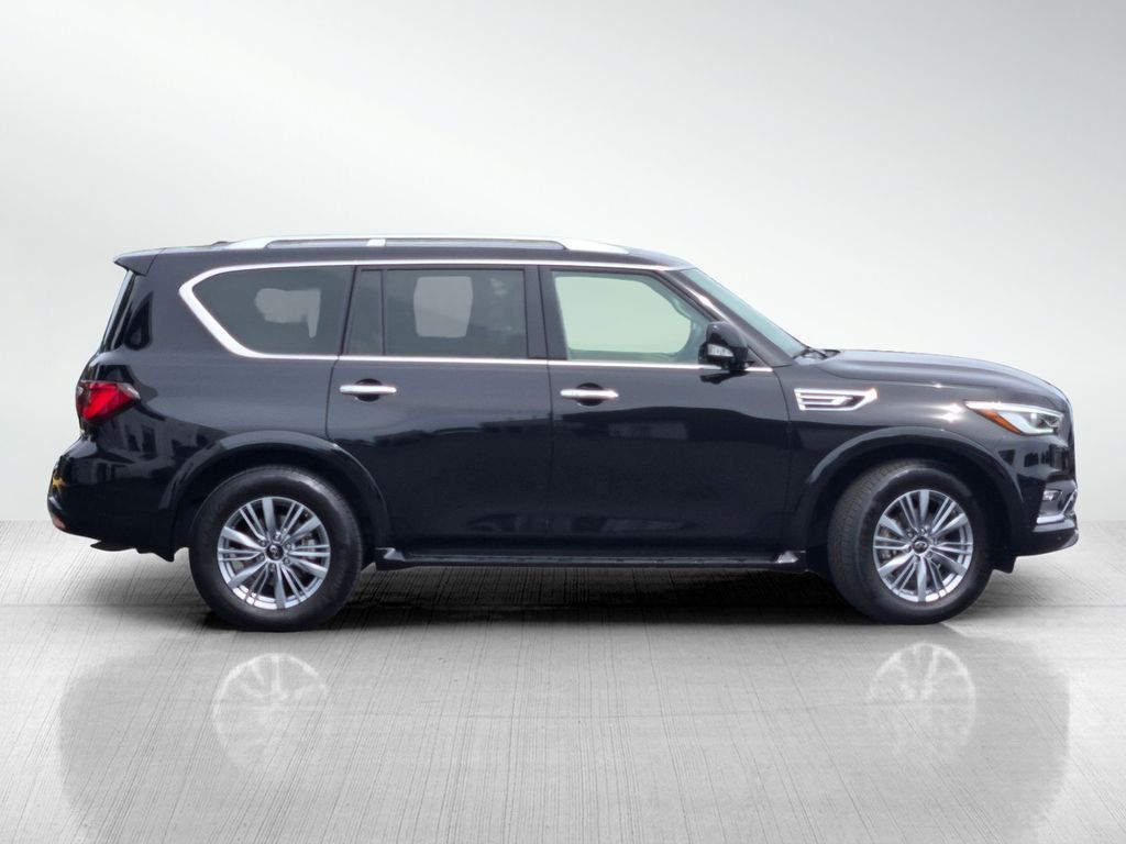 2022 INFINITI QX80 LUXE