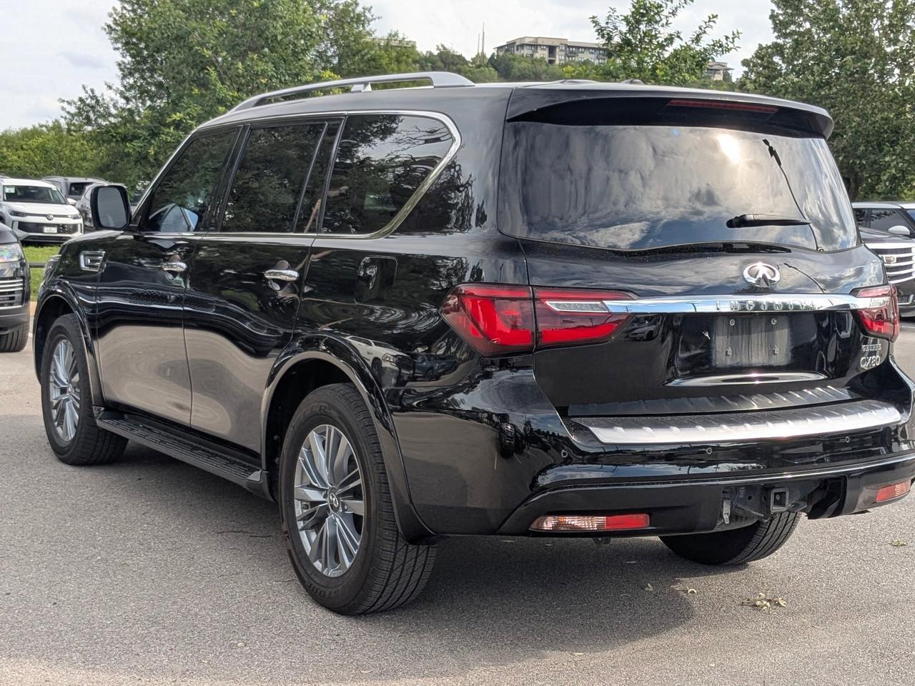2022 INFINITI QX80 LUXE