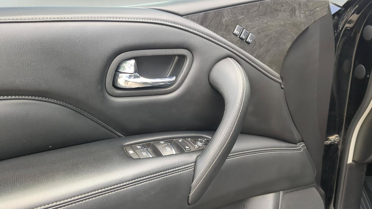2022 INFINITI QX80 LUXE