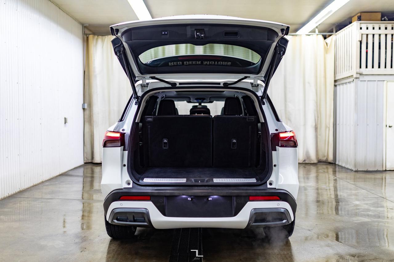 2022 Infiniti QX60 AWD Luxe Leather Roof Nav BCam Red Deer AB