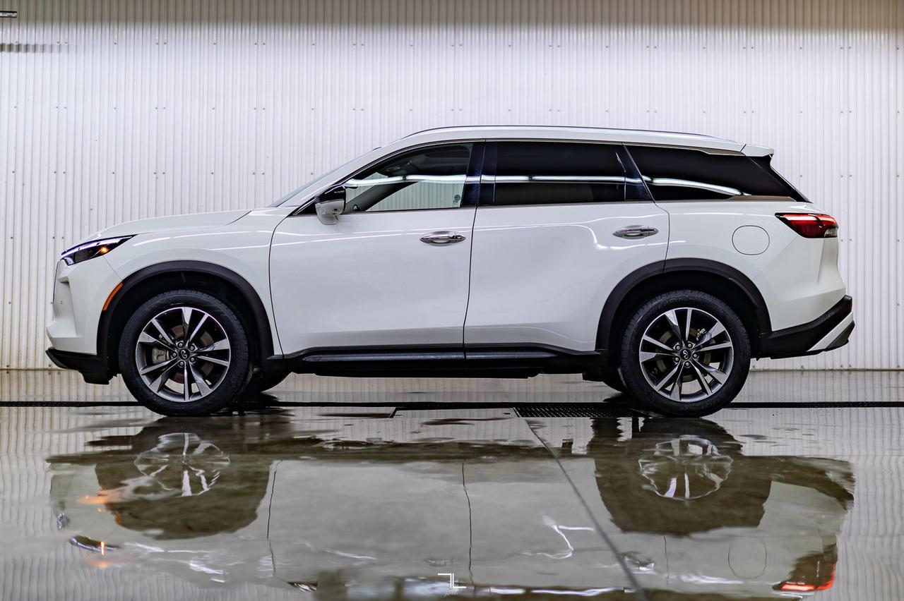 2022 Infiniti QX60 AWD Luxe Leather Roof Nav BCam Red Deer AB