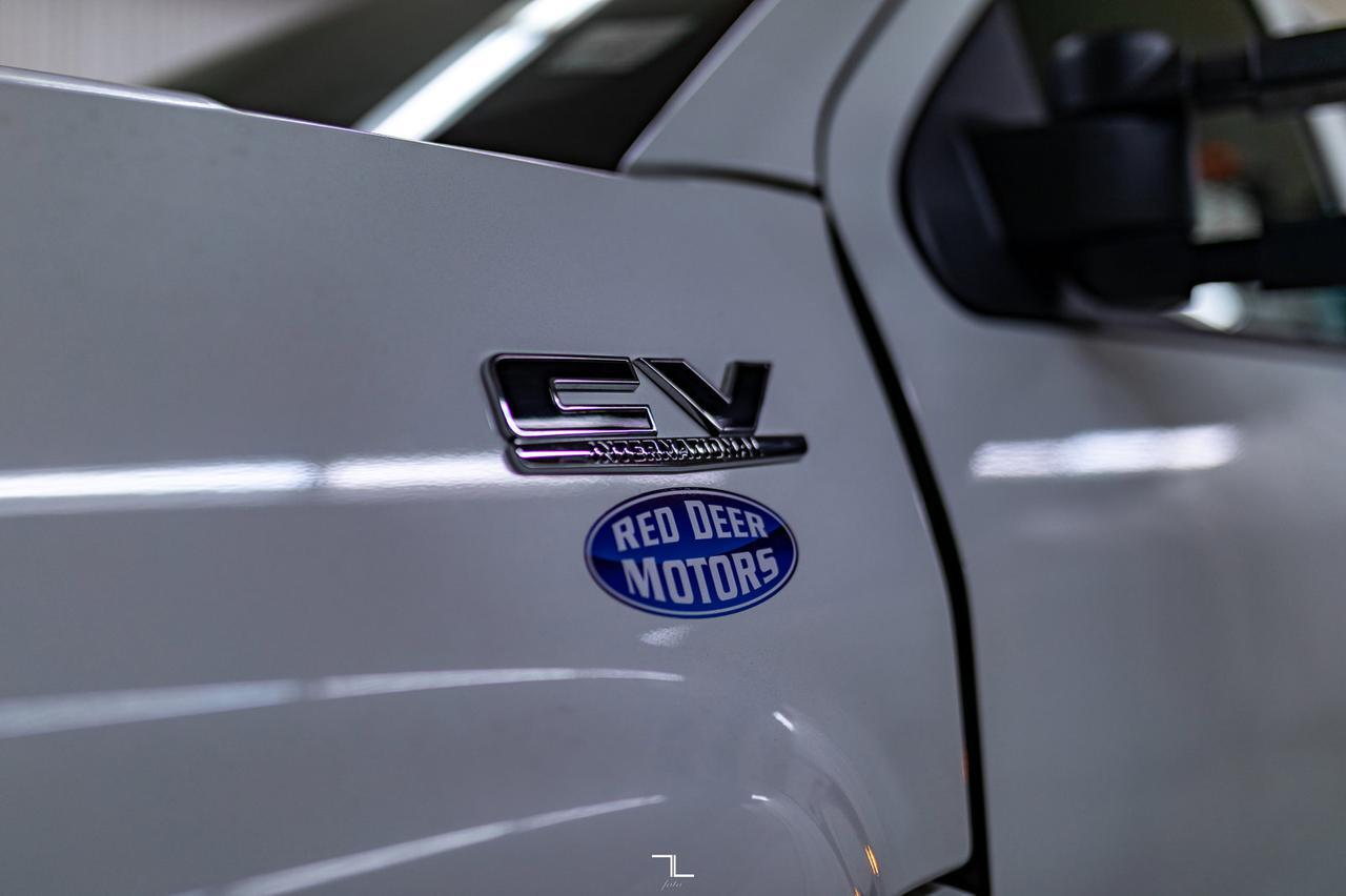 2022 International CV515 4x4 Crew Cab Deck Diesel Red Deer AB