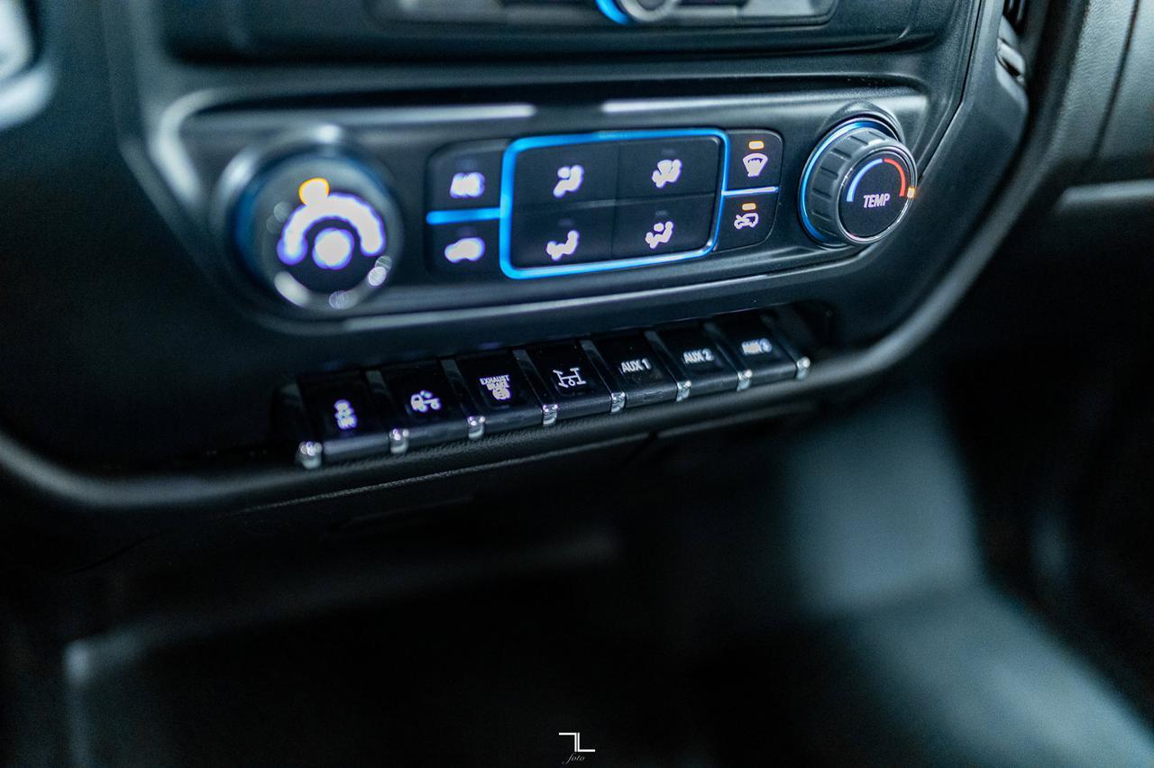 2022 International CV515 4x4 Crew Cab Deck Diesel Red Deer AB