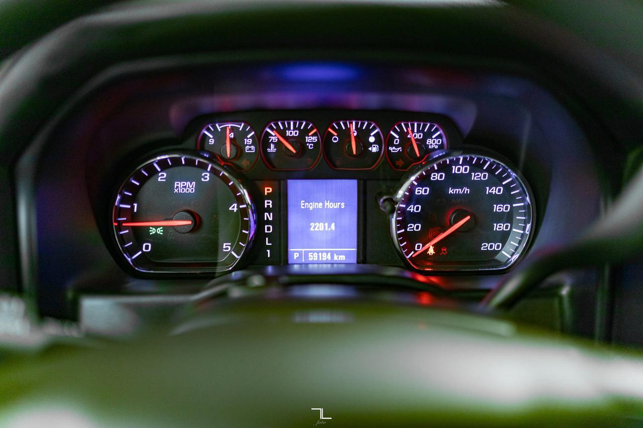 2022 International CV515 4x4 Crew Cab Deck Diesel Red Deer AB