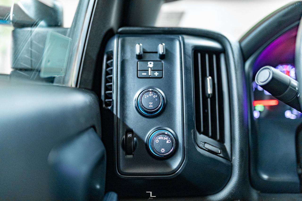 2022 International CV515 4x4 Crew Cab Deck Diesel Red Deer AB