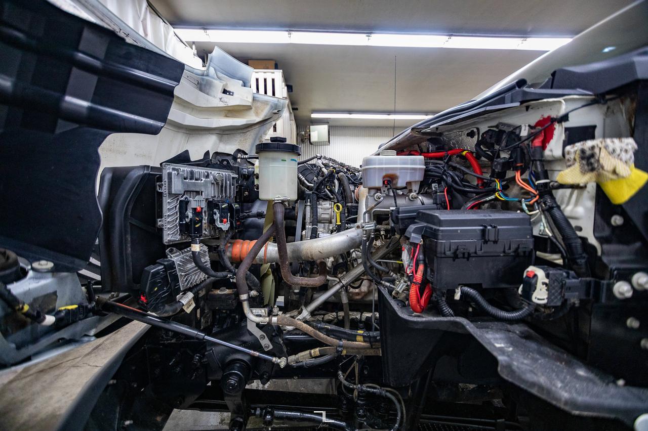 2022 International CV515 4x4 Crew Cab Deck Diesel Red Deer AB