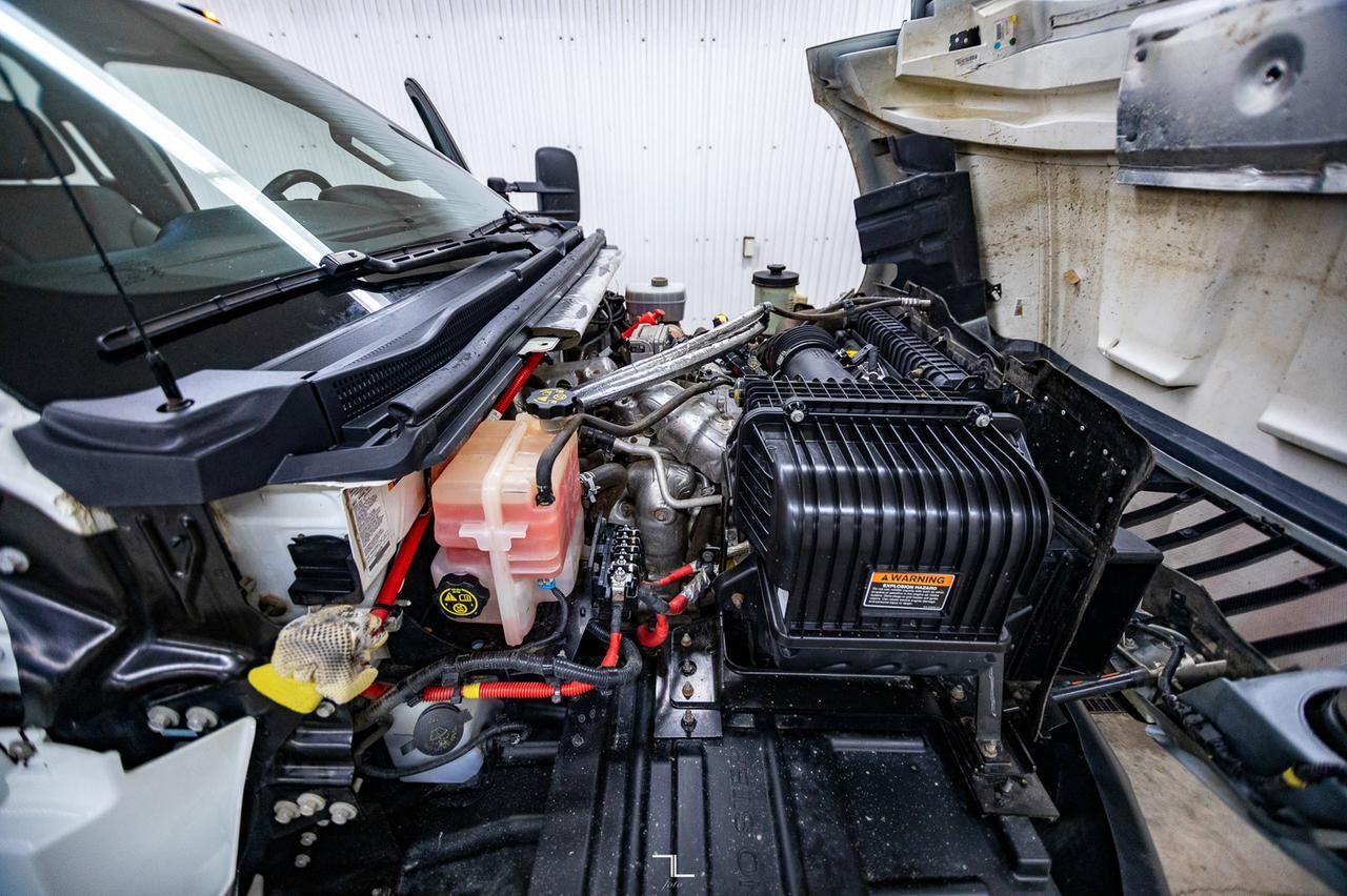 2022 International CV515 4x4 Crew Cab Deck Diesel Red Deer AB