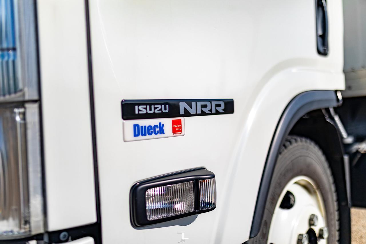 2022 Isuzu NRR 20 Ft. Box Cube Van Power Liftgate Diesel Red Deer AB