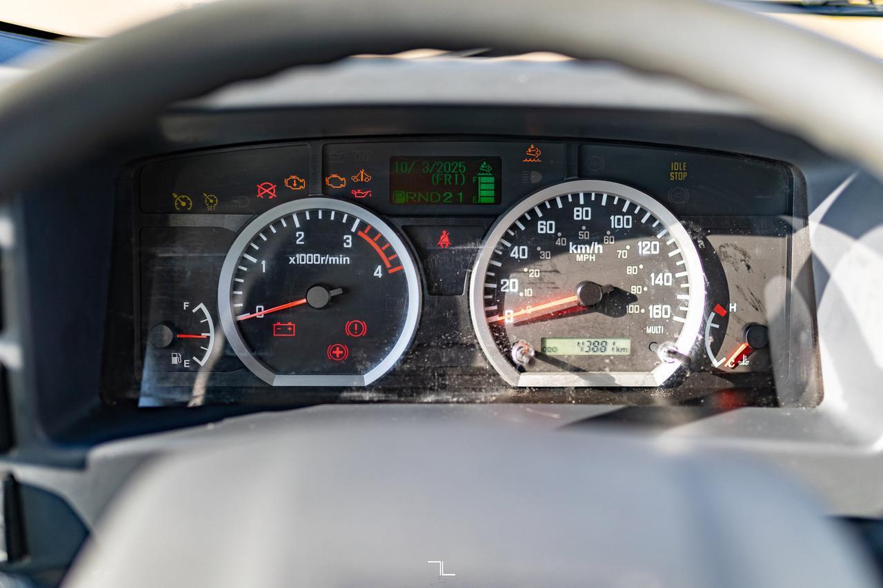 2022 Isuzu NRR 20 Ft. Box Cube Van Power Liftgate Diesel Red Deer AB