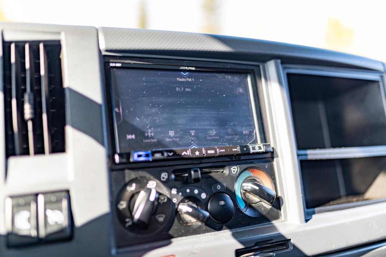 2022 Isuzu NRR 20 Ft. Box Cube Van Power Liftgate Diesel Red Deer AB