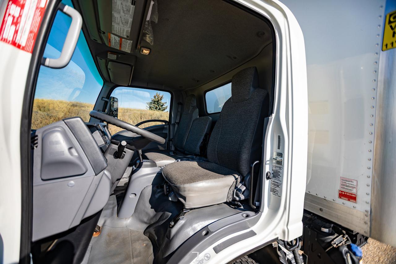 2022 Isuzu NRR 20 Ft. Box Cube Van Power Liftgate Diesel Red Deer AB