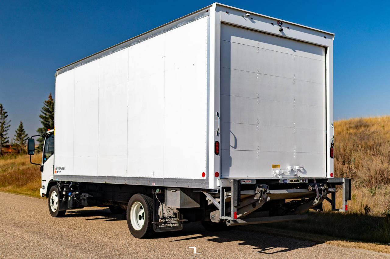 2022 Isuzu NRR 20 Ft. Box Cube Van Power Liftgate Diesel Red Deer AB