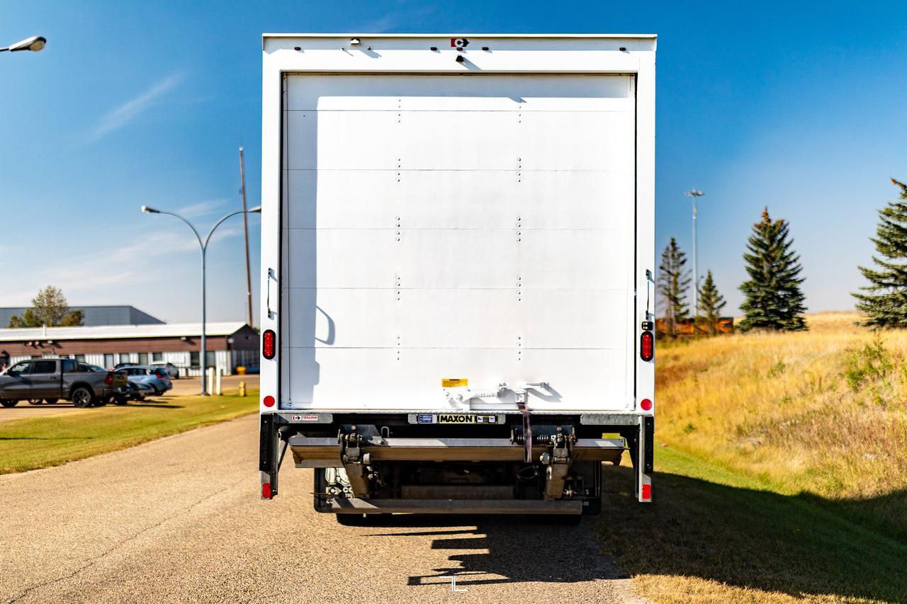 2022 Isuzu NRR 20 Ft. Box Cube Van Power Liftgate Diesel Red Deer AB