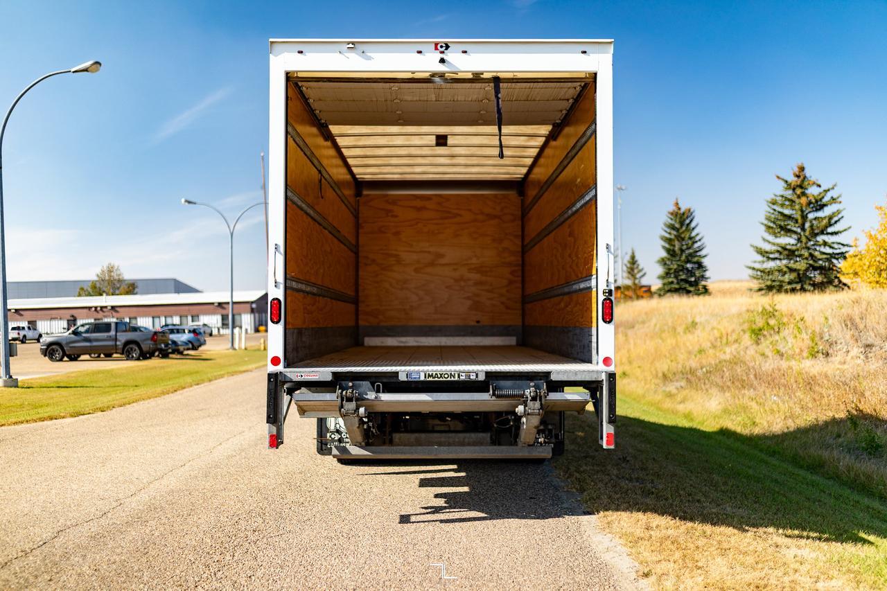 2022 Isuzu NRR 20 Ft. Box Cube Van Power Liftgate Diesel Red Deer AB