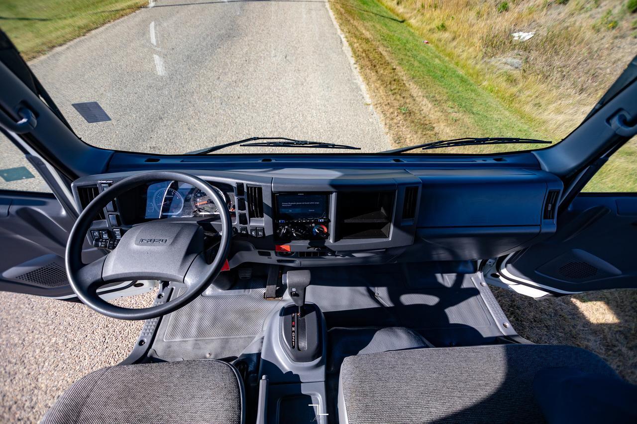 2022 Isuzu NRR 20 Ft. Box Cube Van Power Liftgate Diesel Red Deer AB