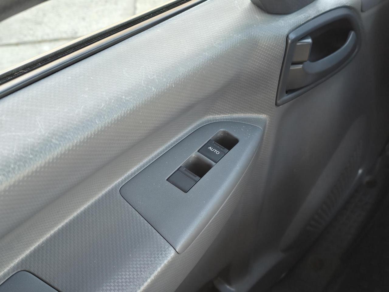 2022 Isuzu NRR 20ft Box W/Tuck-Under Liftgate and 5.2L Diesel Concord NC