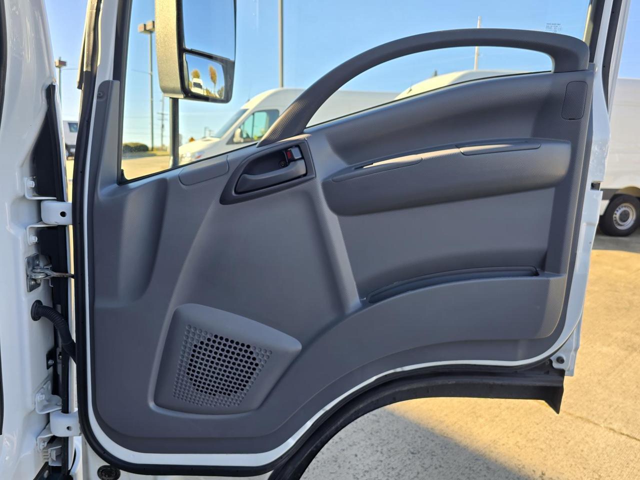 2022 Isuzu NRR 20ft Box W/Tuck-Under Liftgate and 5.2L Diesel Concord NC