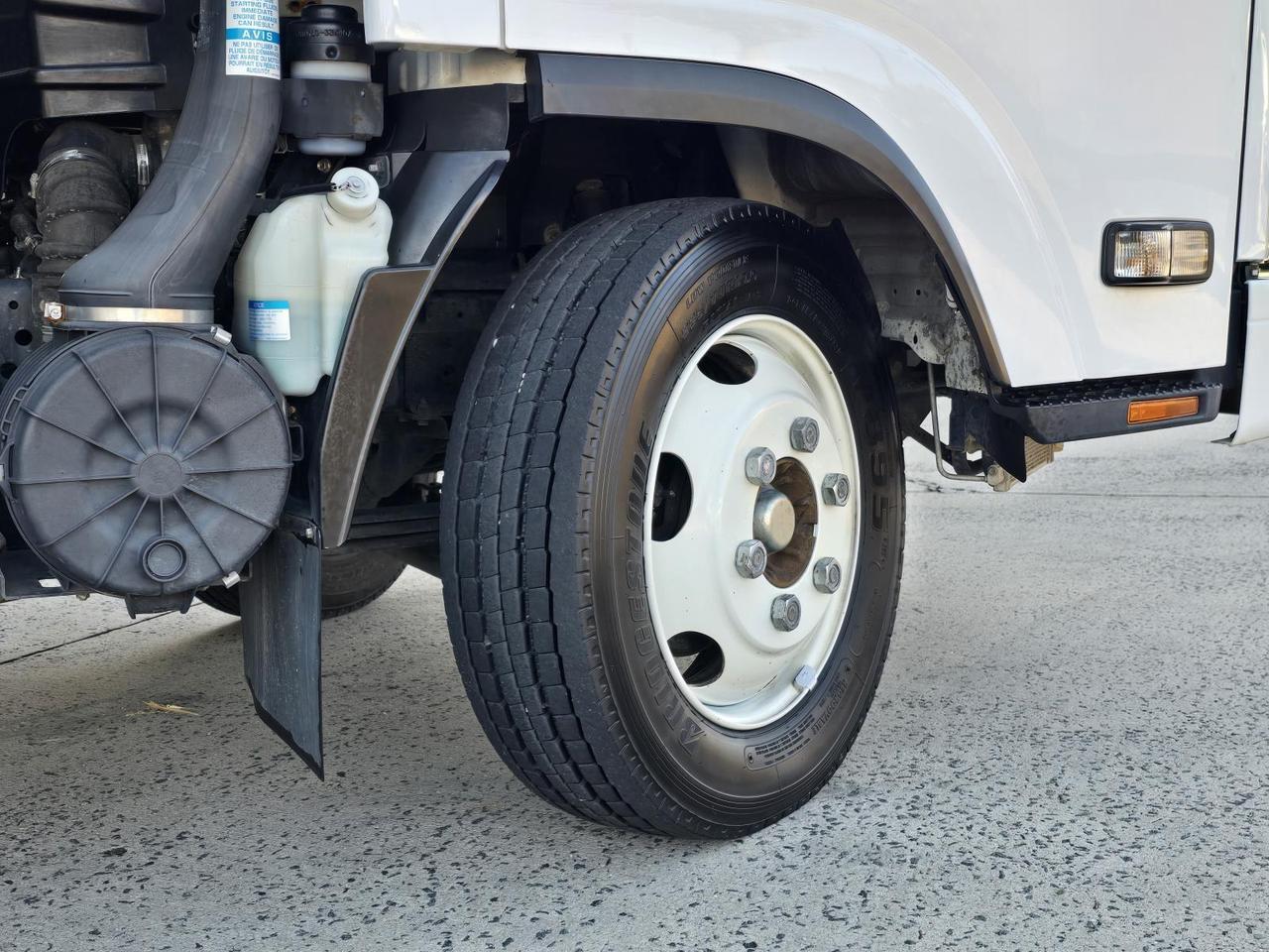 2022 Isuzu NRR 20ft Box W/Tuck-Under Liftgate and 5.2L Diesel Concord NC