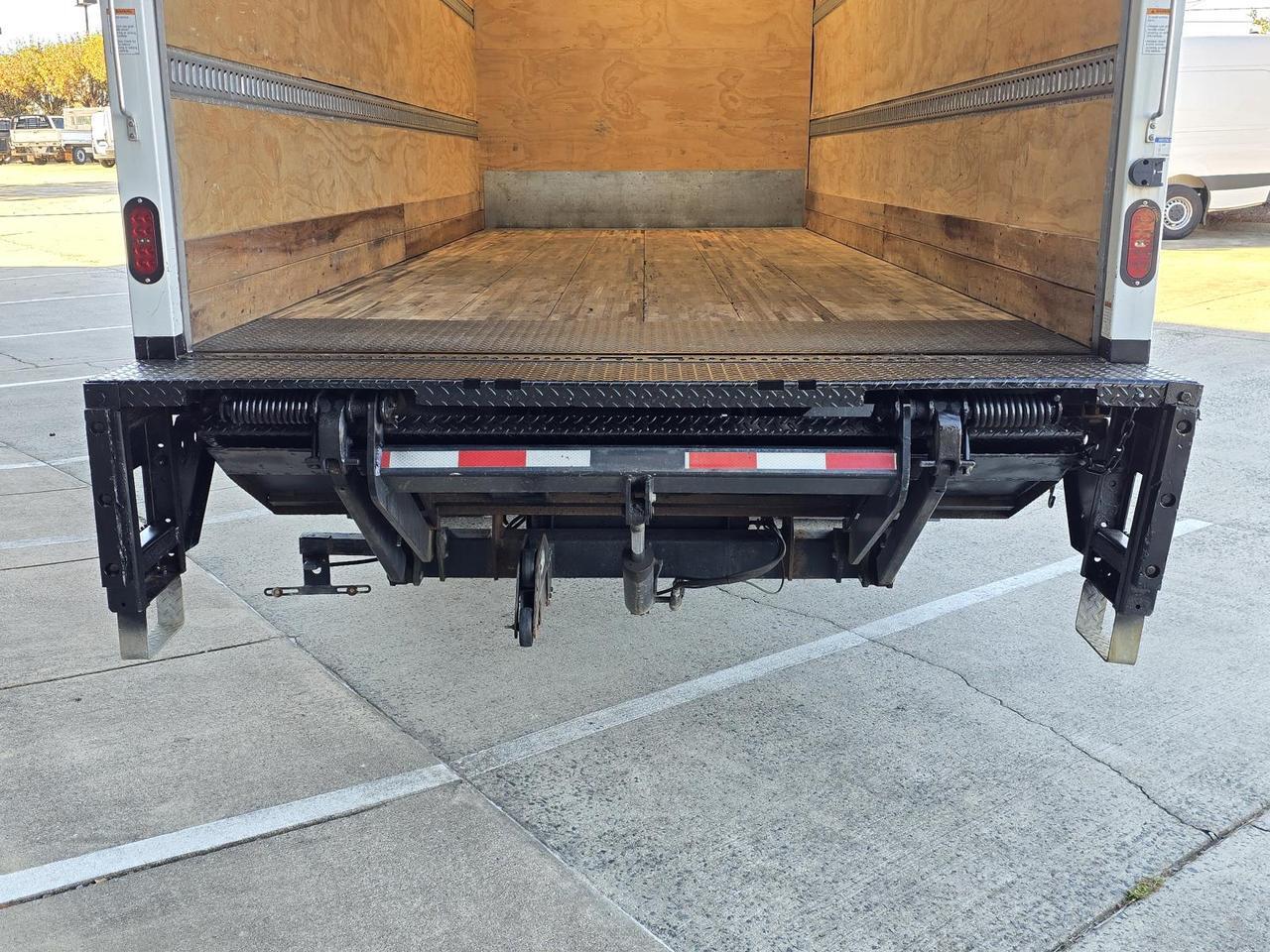 2022 Isuzu NRR 20ft Box W/Tuck-Under Liftgate and 5.2L Diesel Concord NC
