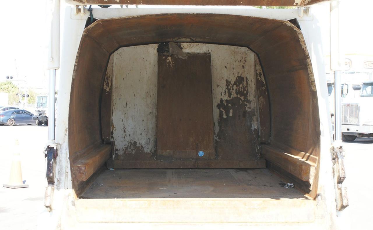 2022 Isuzu NRR 8 yd Pac-Mac Rear Loader Garbage Truck Tampa FL