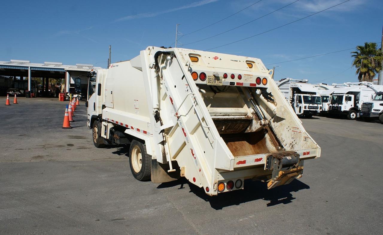 2022 Isuzu NRR 8 yd Pac-Mac Rear Loader Garbage Truck Tampa FL