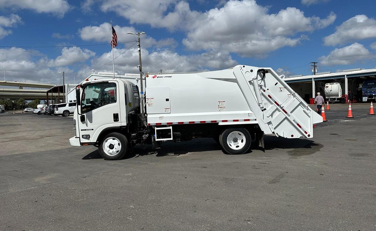 2022 Isuzu NRR 8 yd Pac-Mac Rear Loader Garbage Truck Tampa FL