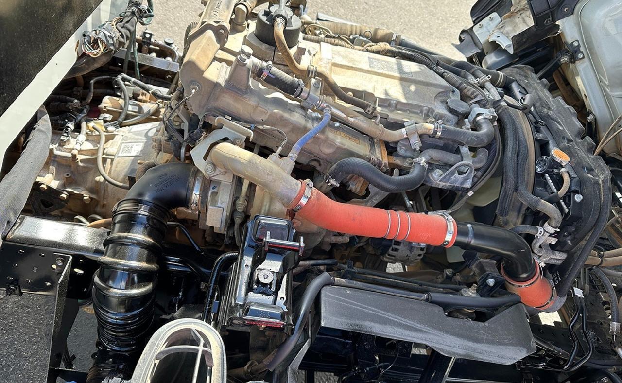 2022 Isuzu NRR 8 yd Pac-Mac Rear Loader Garbage Truck Tampa FL