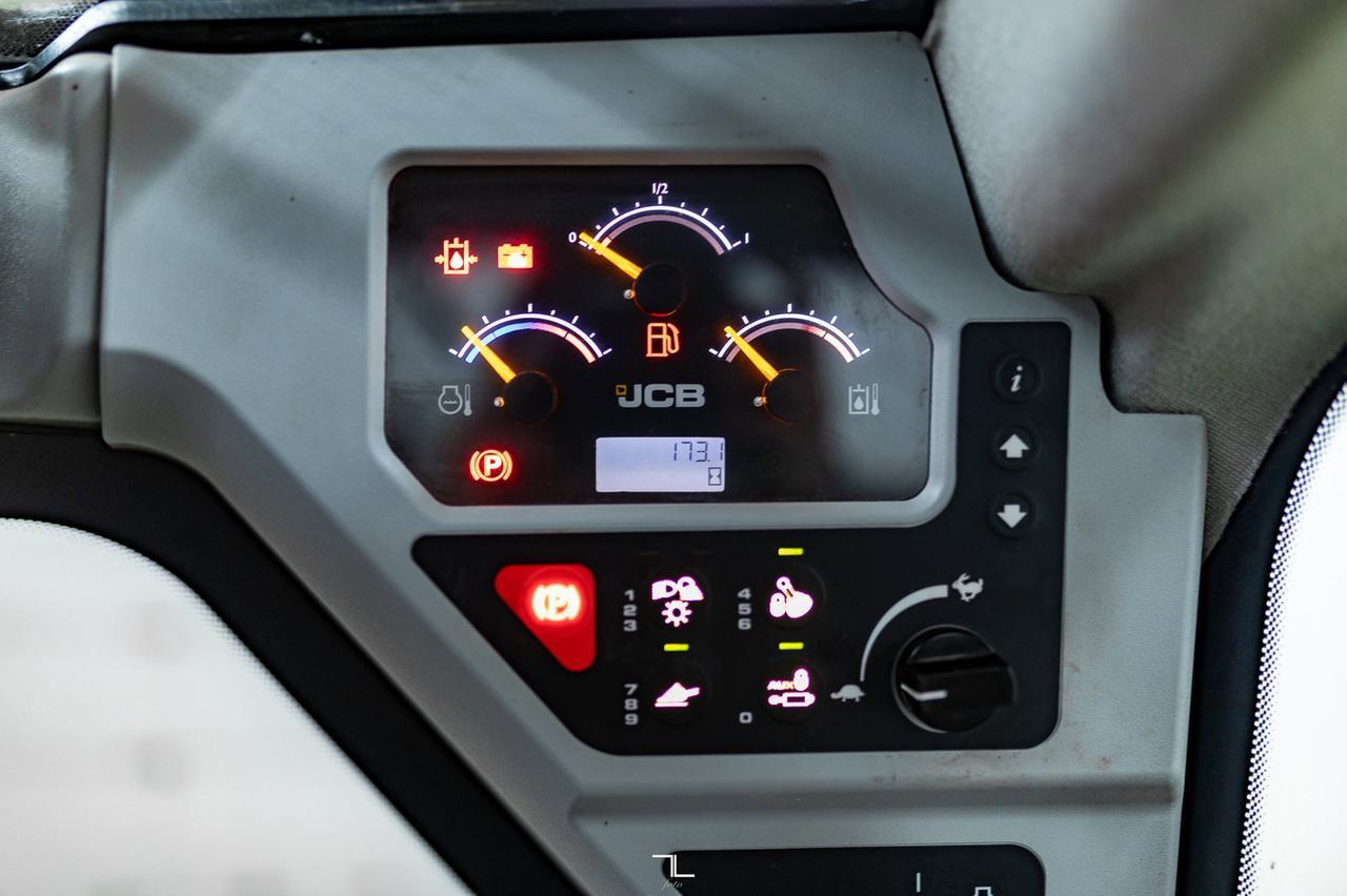 2022 JCB 270 T Track Skid Steer Loader Diesel Red Deer AB