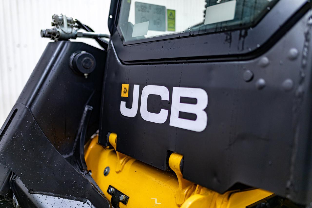 2022 JCB 270 T Track Skid Steer Loader Diesel Red Deer AB