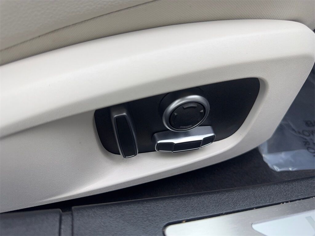 2022 Jaguar XF R-Dynamic SE NAV,CAM,PANO,HTD STS,BLIND SPOT Irving TX