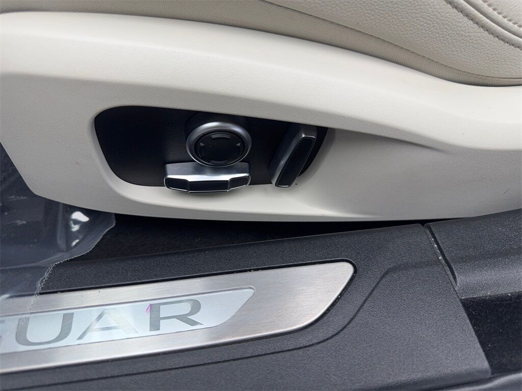2022 Jaguar XF R-Dynamic SE NAV,CAM,PANO,HTD STS,BLIND SPOT Irving TX