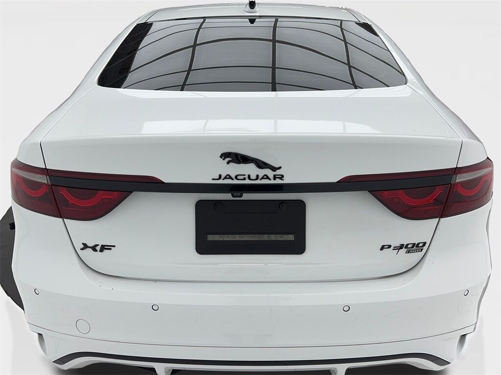 2022 Jaguar XF R-Dynamic SE photo 2
