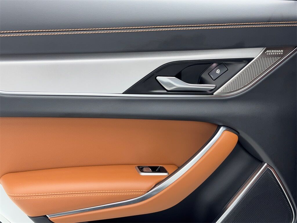 2022 Jaguar XF R-Dynamic SE photo 27