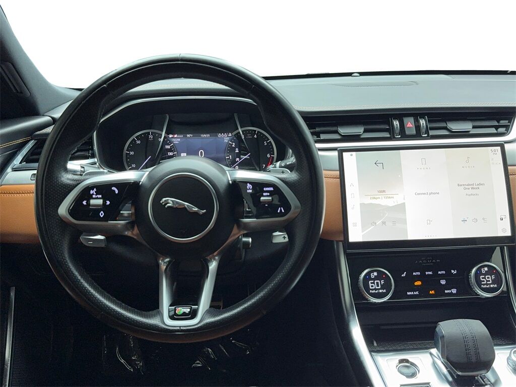 2022 Jaguar XF R-Dynamic SE photo 4