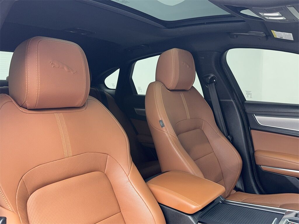 2022 Jaguar XF R-Dynamic SE photo 29