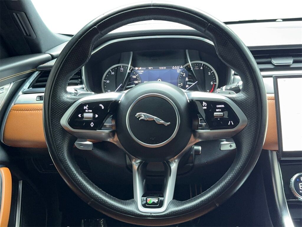 2022 Jaguar XF R-Dynamic SE photo 5