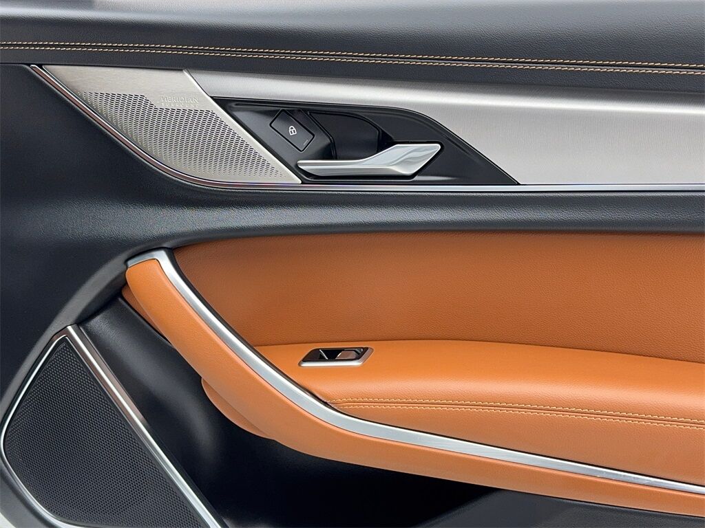 2022 Jaguar XF R-Dynamic SE photo 31