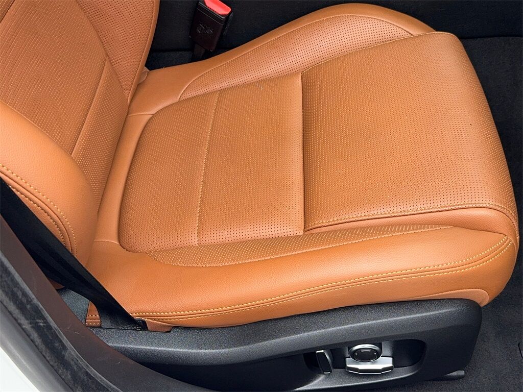 2022 Jaguar XF R-Dynamic SE photo 30