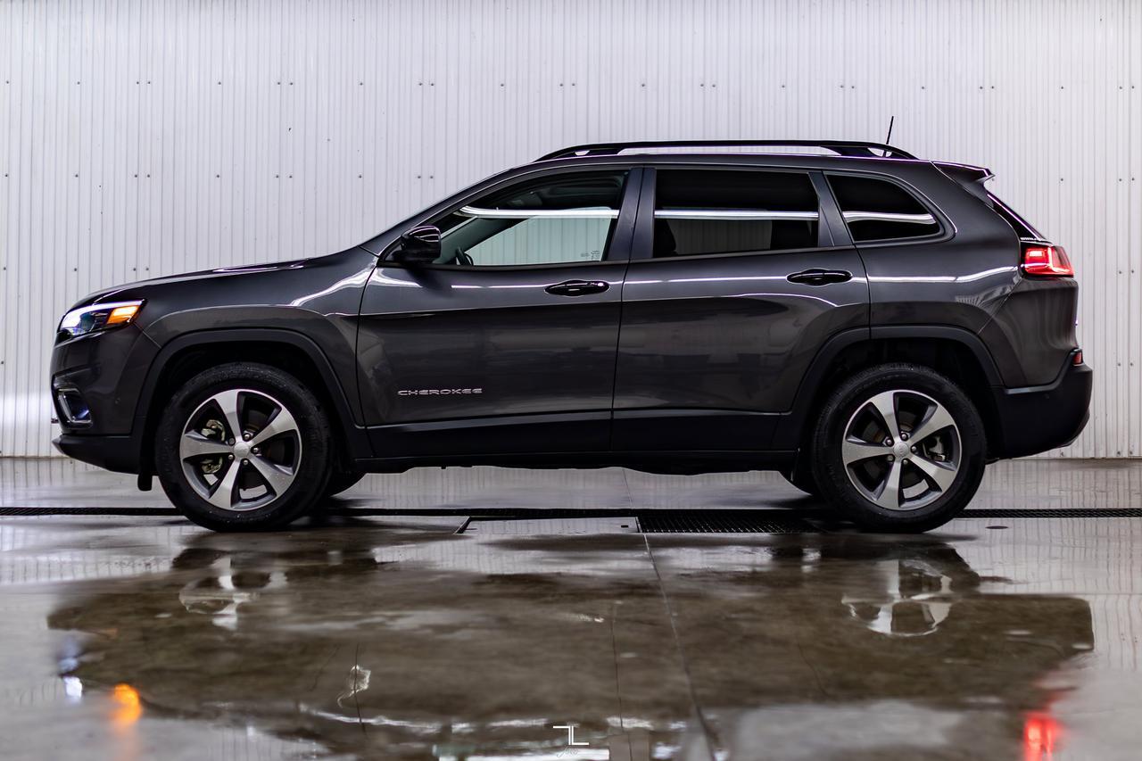 2022 Jeep Cherokee 4x4 Limited Leather Roof Nav BCam Red Deer AB