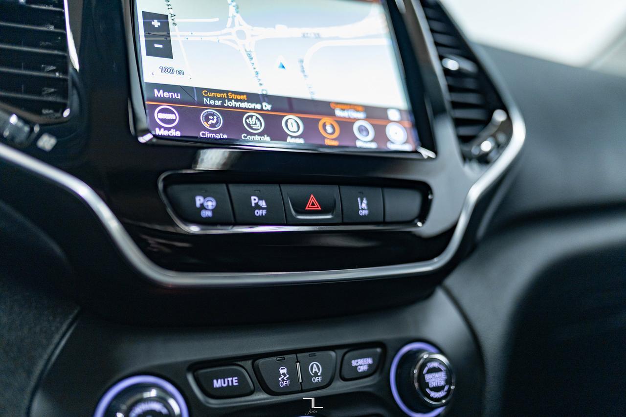 2022 Jeep Cherokee 4x4 Limited Leather Roof Nav BCam Red Deer AB