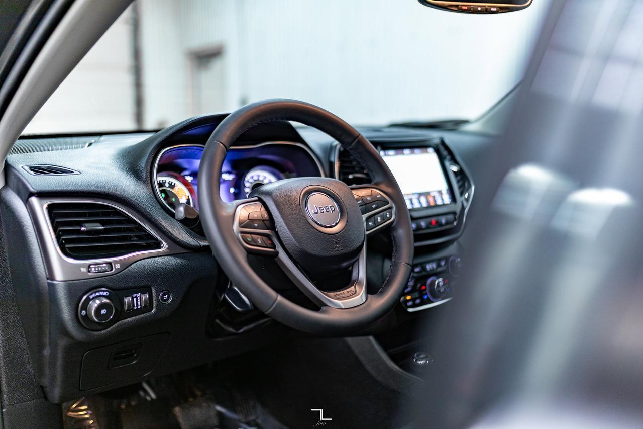 2022 Jeep Cherokee 4x4 Limited Leather Roof Nav BCam Red Deer AB