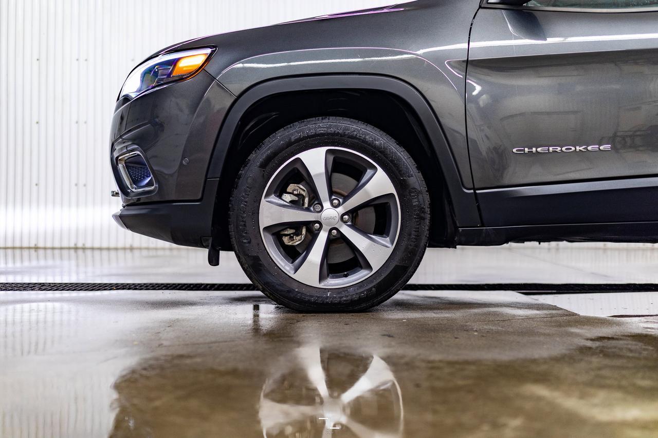 2022 Jeep Cherokee 4x4 Limited Leather Roof Nav BCam Red Deer AB