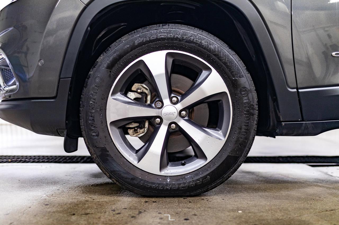 2022 Jeep Cherokee 4x4 Limited Leather Roof Nav BCam Red Deer AB