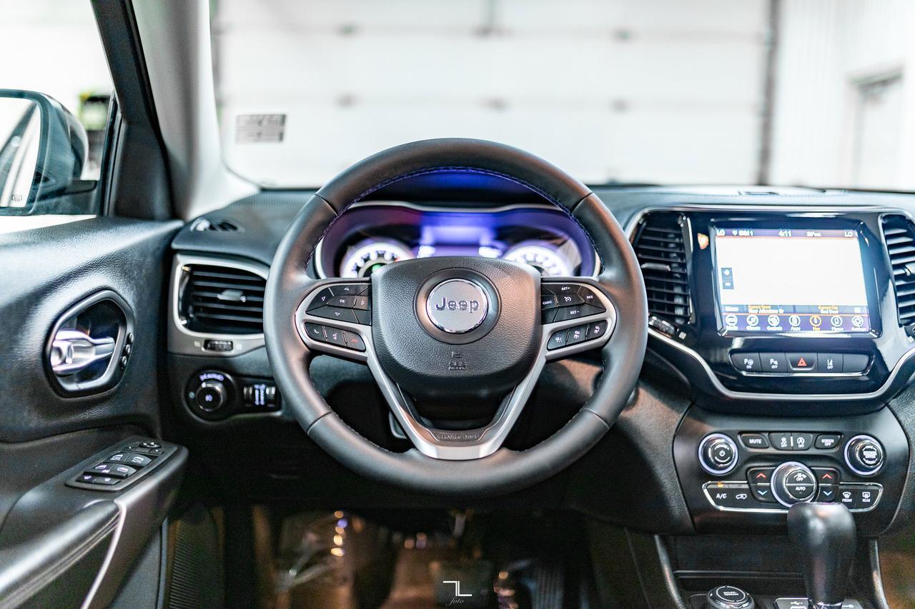 2022 Jeep Cherokee 4x4 Limited Leather Roof Nav BCam Red Deer AB